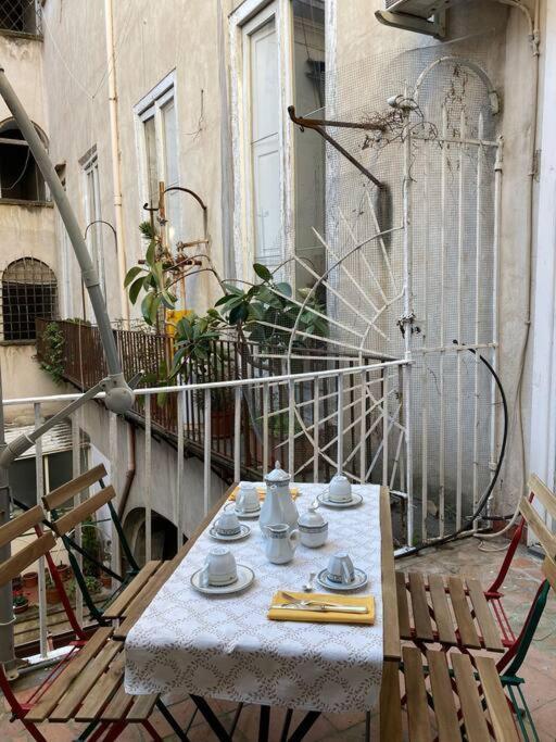 Casa Di Bianca Apartment เนเปิลส์ ภายนอก รูปภาพ